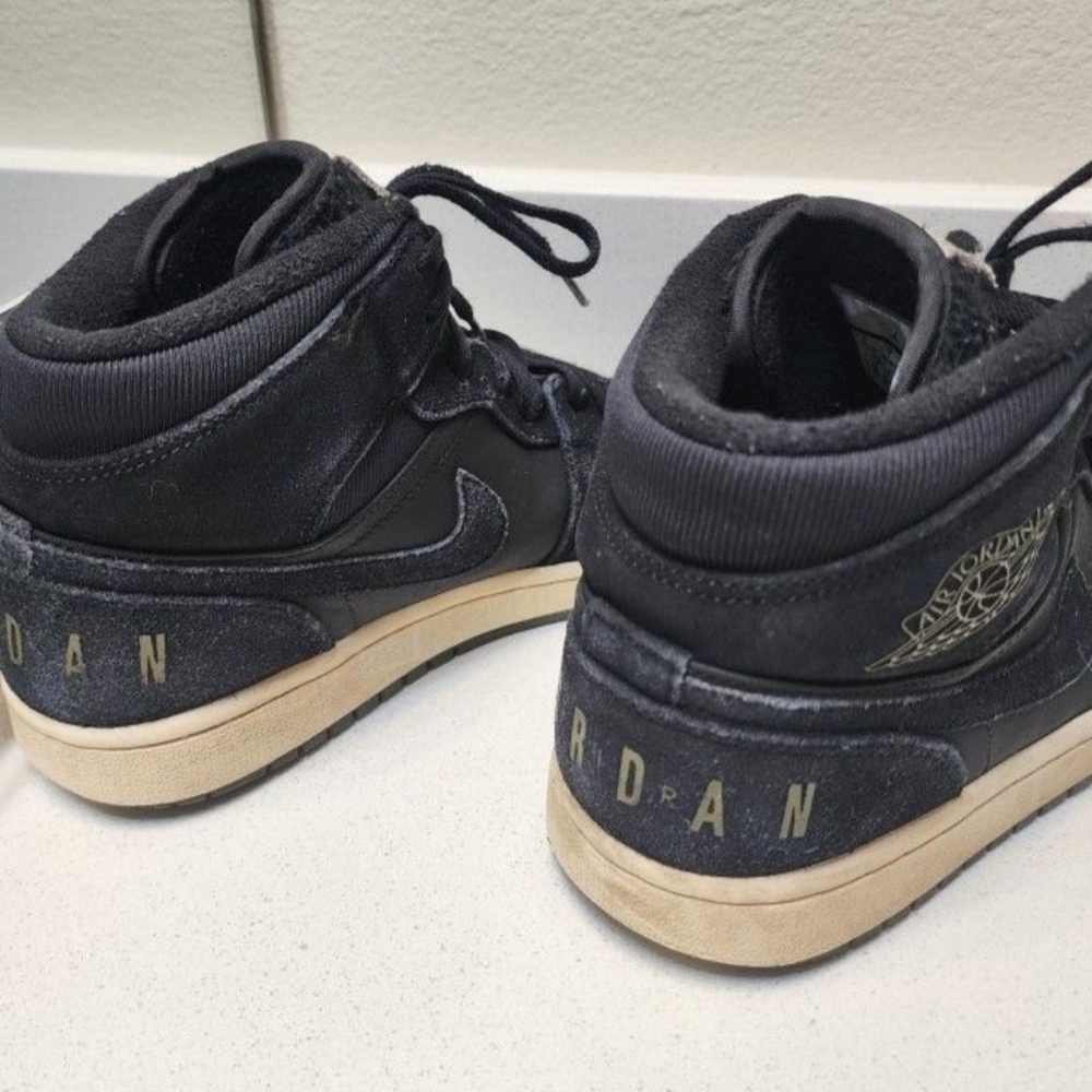 Nike Black and Tan Men's Shoes